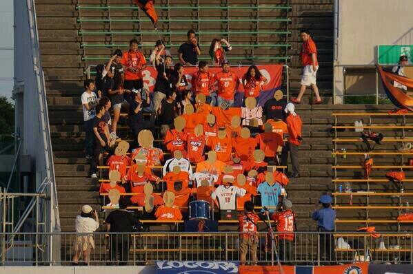 cardboard-soccer-fans-2